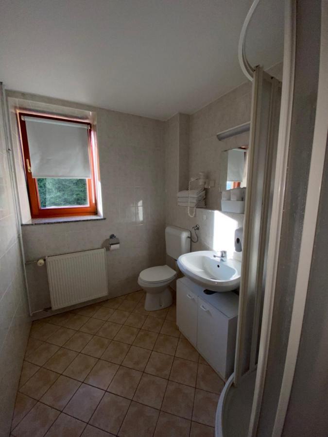 Guesthouse Pri Cebelici Lukovica pri Domžalah Екстериор снимка