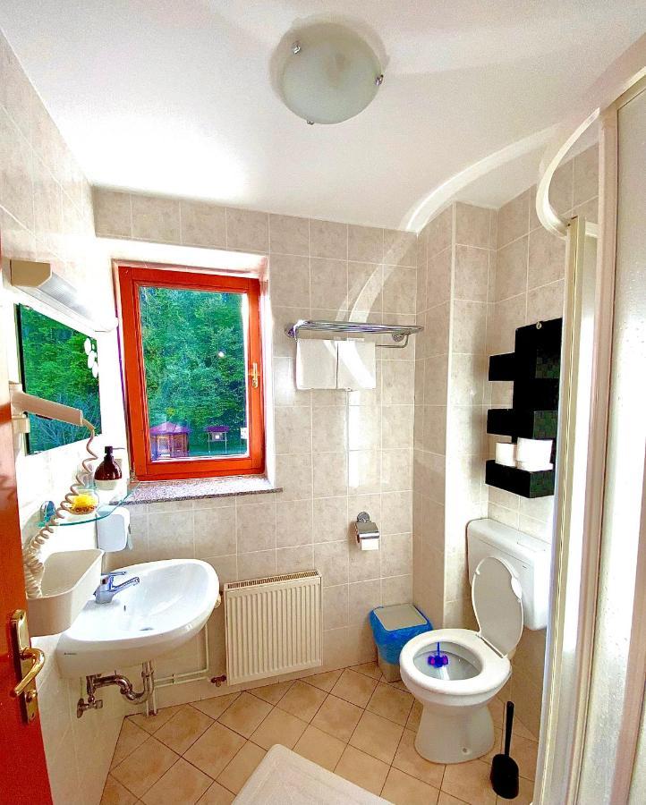 Guesthouse Pri Cebelici Lukovica pri Domžalah Екстериор снимка