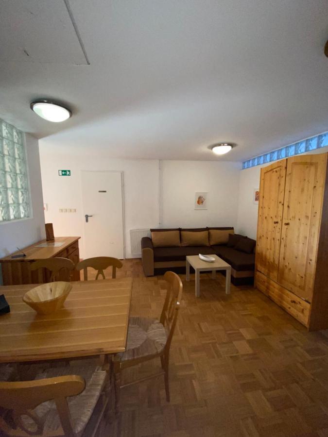 Guesthouse Pri Cebelici Lukovica pri Domžalah Екстериор снимка