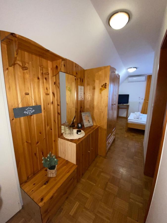 Guesthouse Pri Cebelici Lukovica pri Domžalah Екстериор снимка