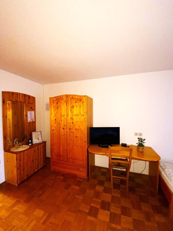 Guesthouse Pri Cebelici Lukovica pri Domžalah Екстериор снимка