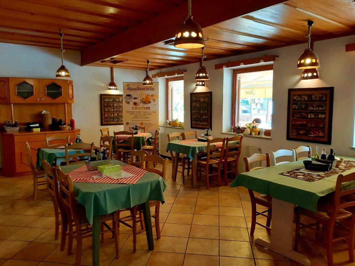 Guesthouse Pri Cebelici Lukovica pri Domžalah Екстериор снимка